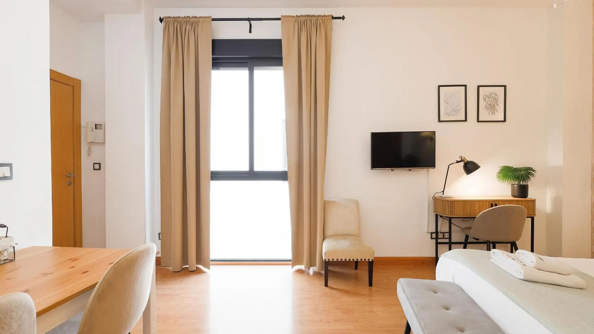 Apartamento C15 - Charming Modern Studio In The Centre Málaga